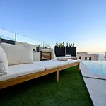 ヴィラ Rosemary East - Heated Infinity Swimming Pool - Jacuzzi - Kids Playroom - Sea View
