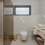 Rosemary East - Heated Infinity Swimming Pool - Jacuzzi - Kids Playroom - Sea View ヴィラ マカルスカ