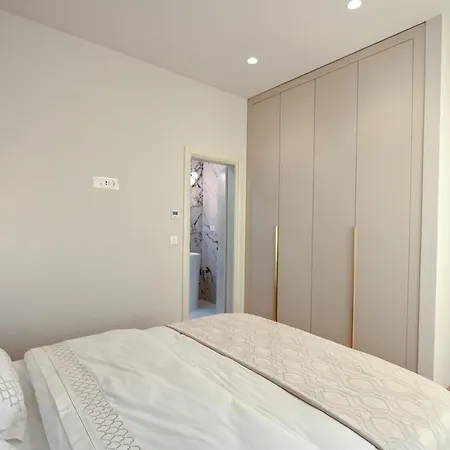 Rosemary East - Heated Infinity Swimming Pool - Jacuzzi - Kids Playroom - Sea View * Makarska